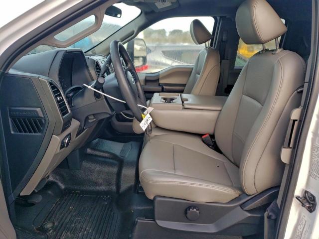 Ford F-550 Super Duty Image 10