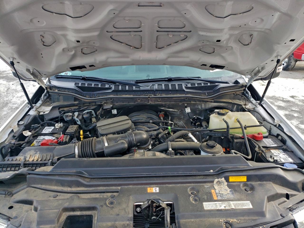 Ford F-550 Super Duty Image 11