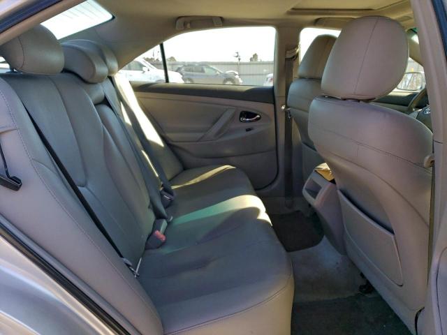 Toyota Camry Base Image 4