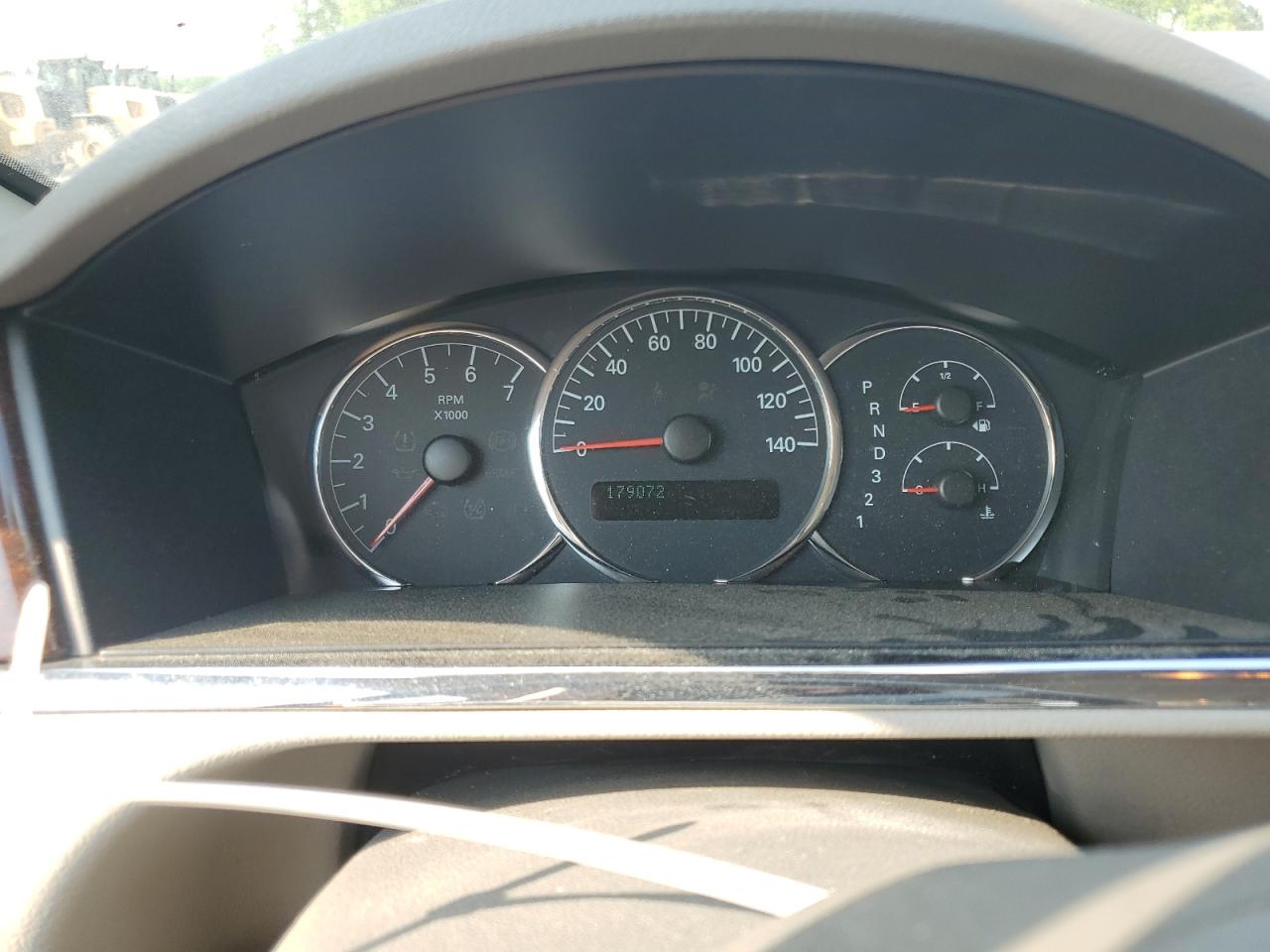 Buick LaCrosse Cx Image 10