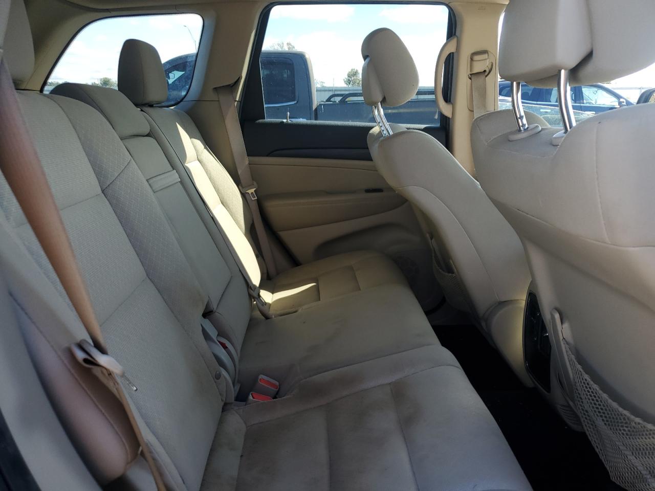 Jeep Grand Cherokee Laredo Image 12