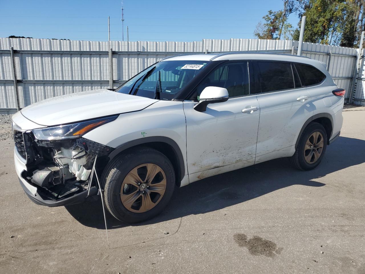 Toyota Highlander Hybrid Xle Image 1