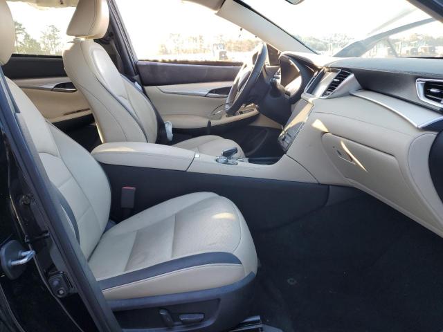 INFINITI Qx Essential Image 2