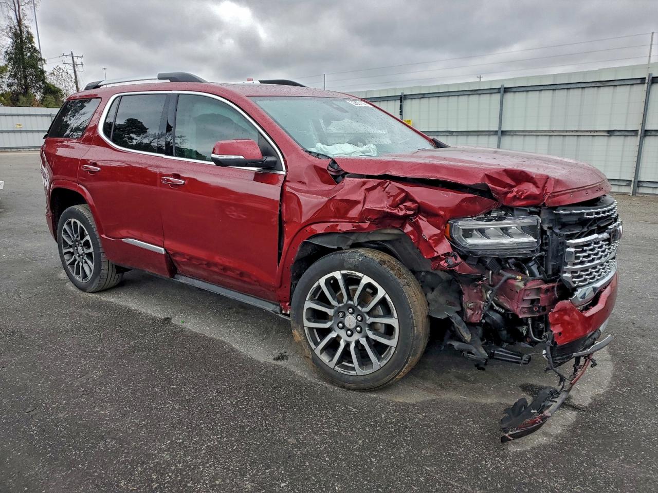 GMC Acadia Denali Image 2