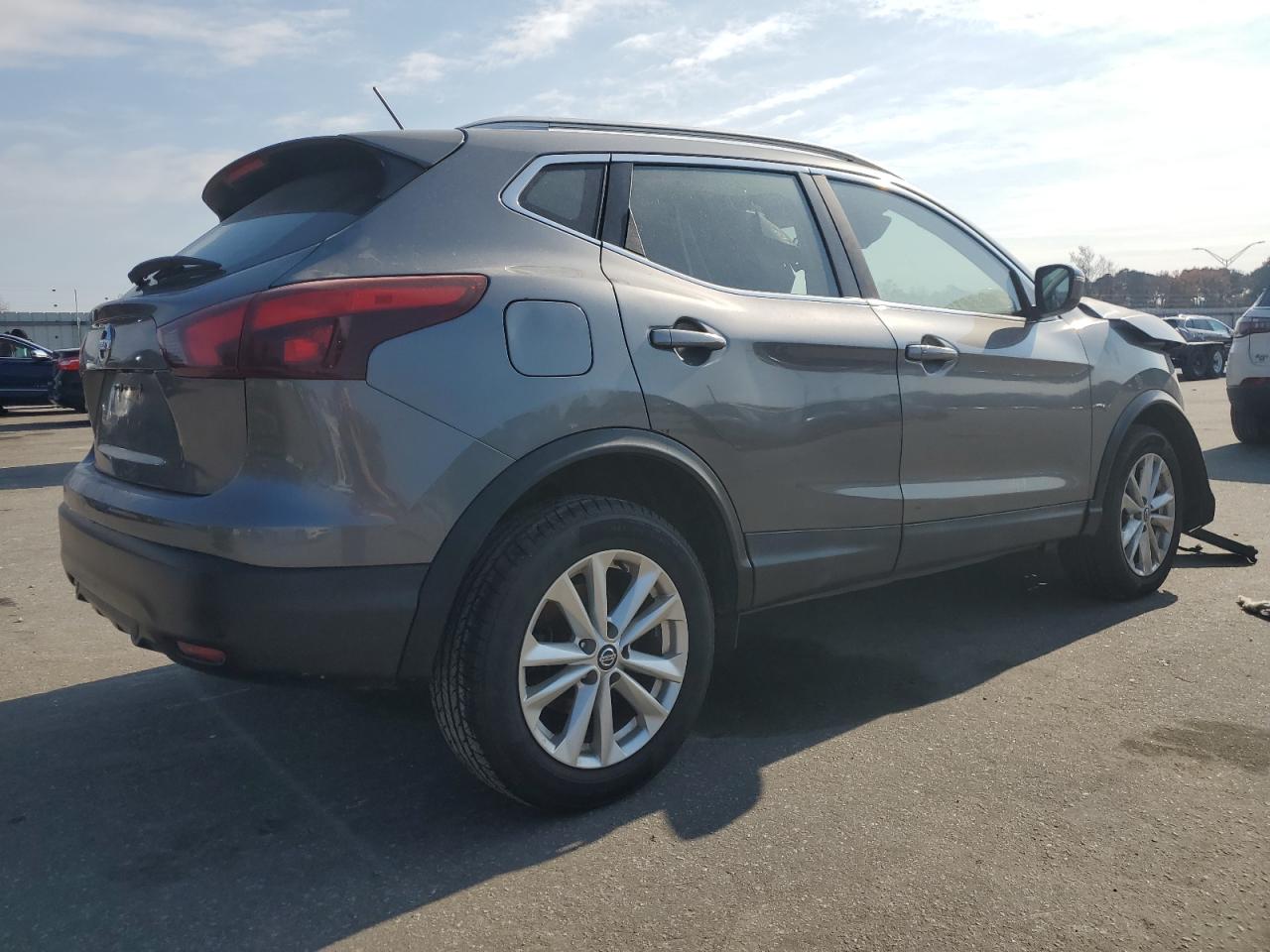 Nissan Rogue S Image 2