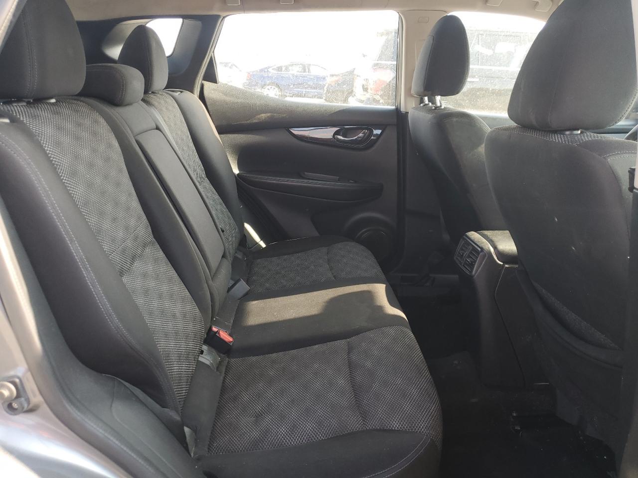 Nissan Rogue S Image 13