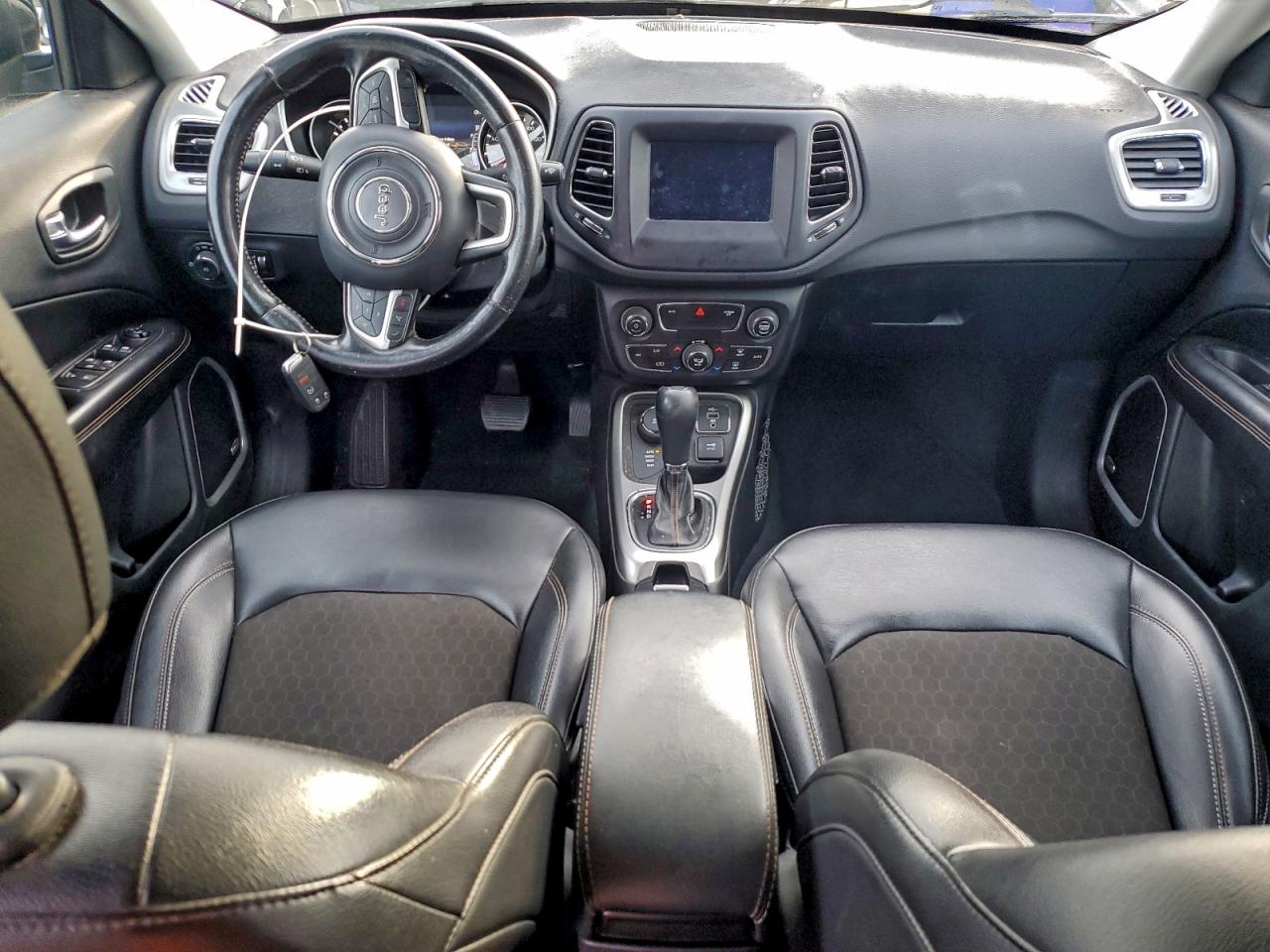 Jeep Compass Latitude Image 12