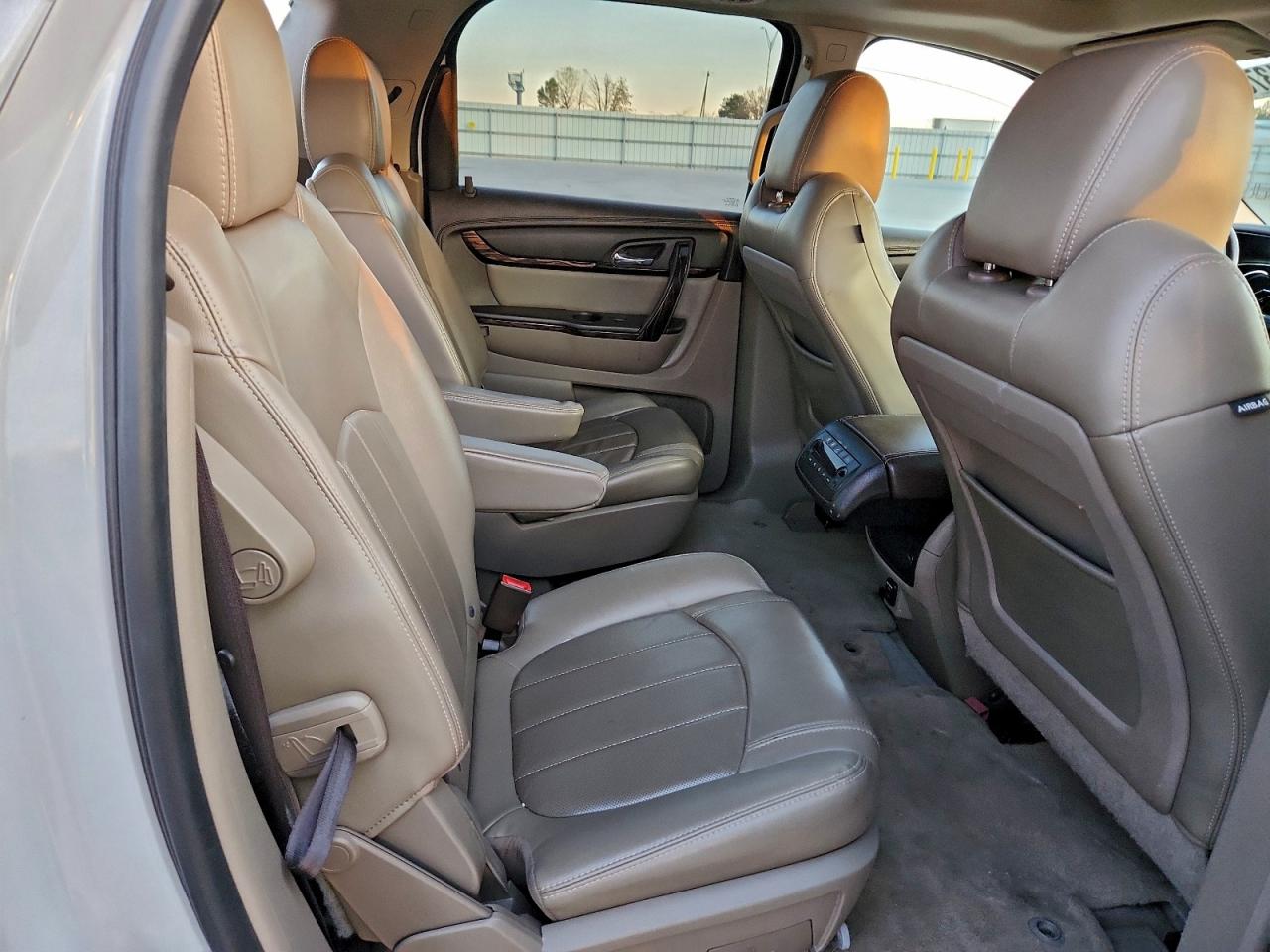 GMC Acadia Denali Image 5