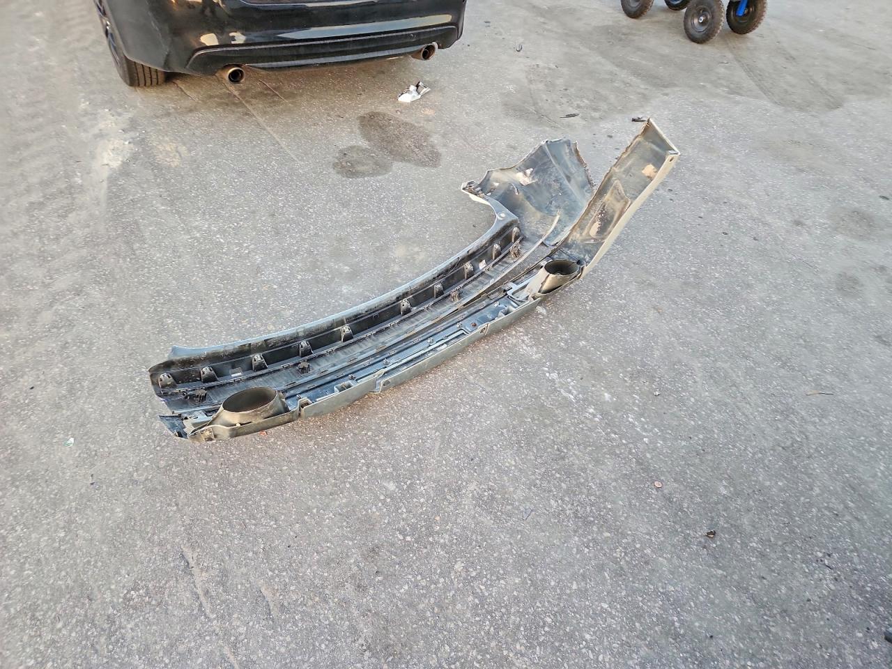 GMC Acadia Denali Image 13