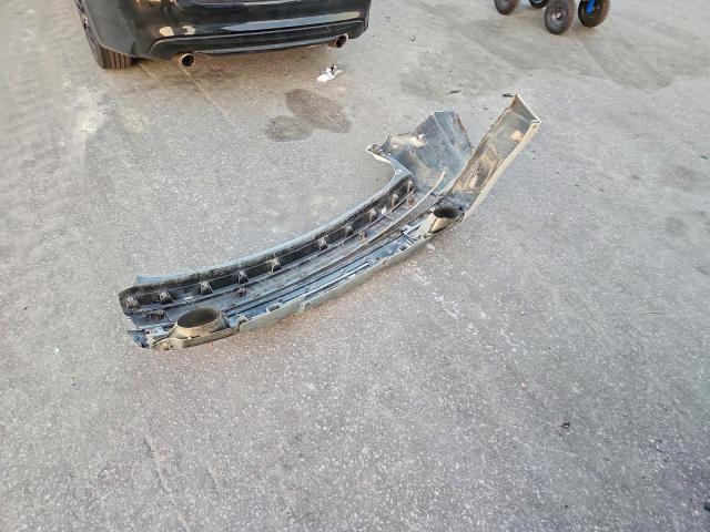 GMC Acadia Denali Image 13