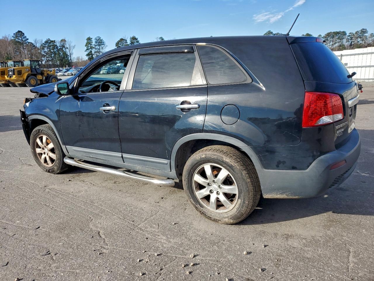 Kia Sorento Base Image 2