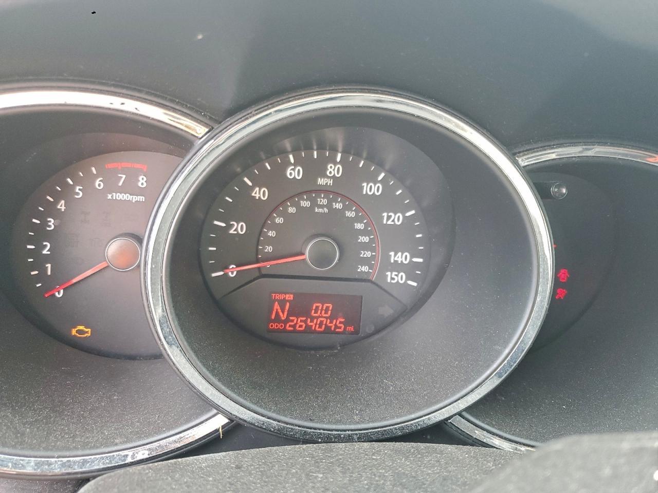 Kia Sorento Base Image 9