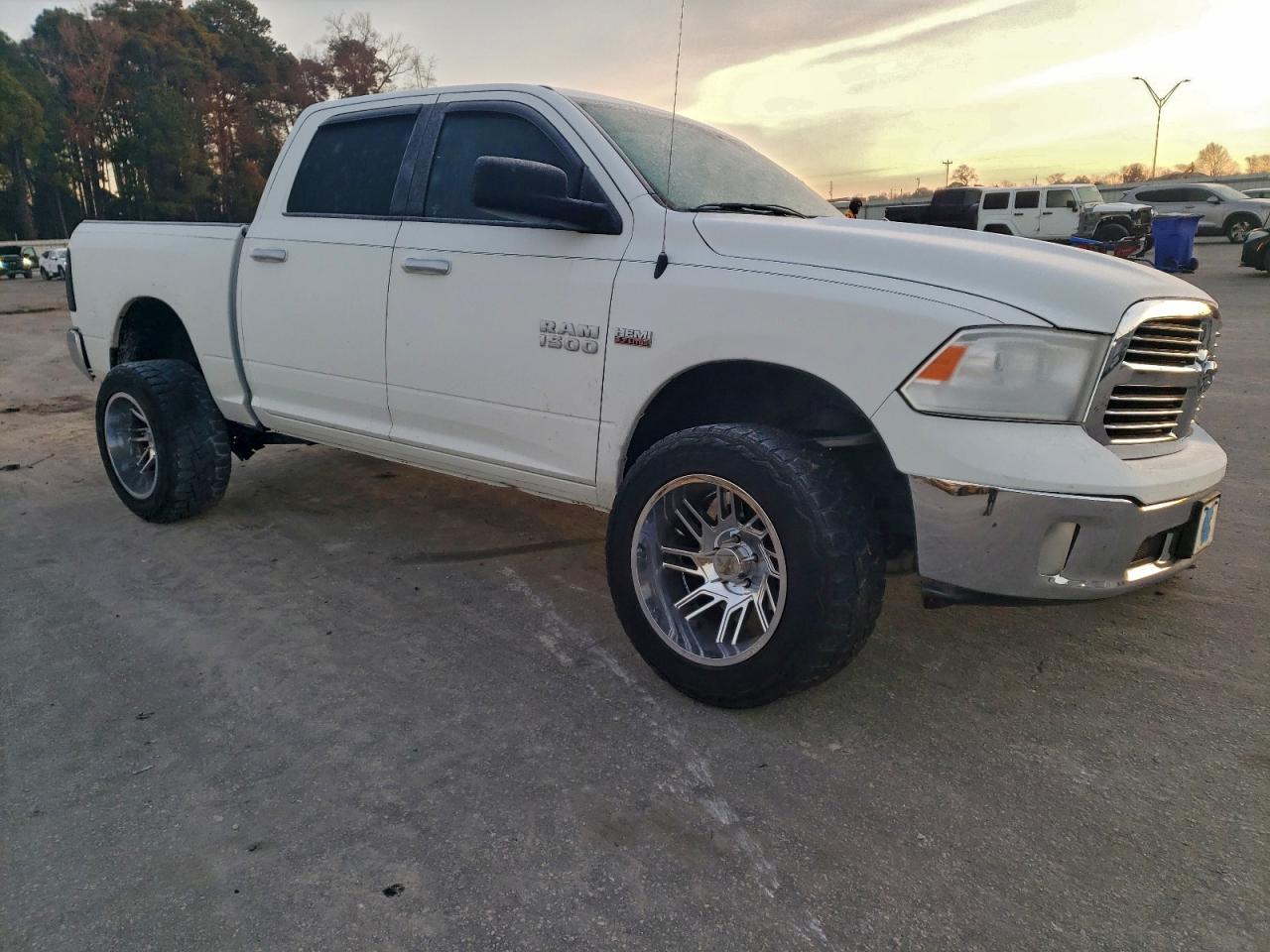 Ram 1500 Slt Image 9