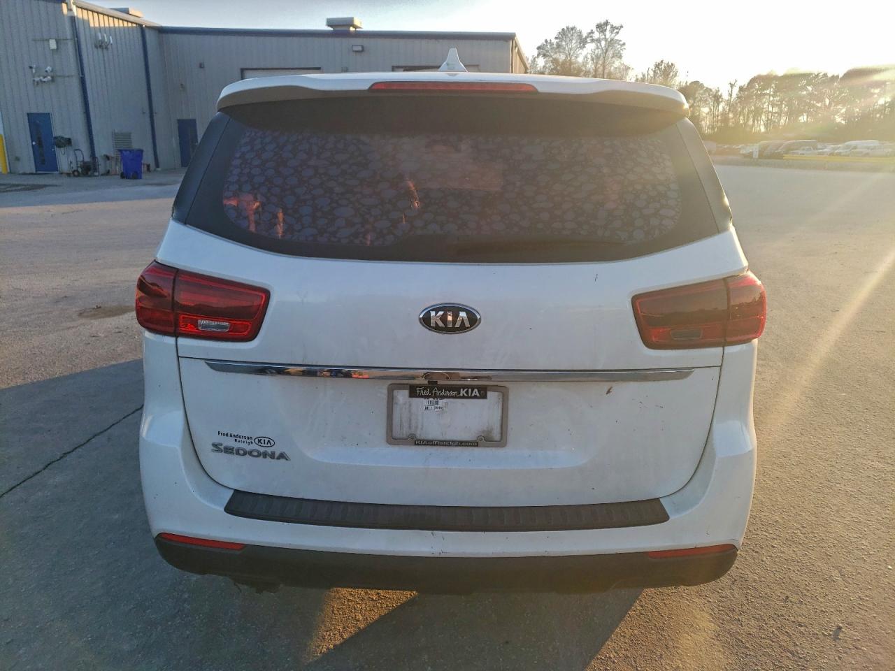Kia Sedona L Image 5