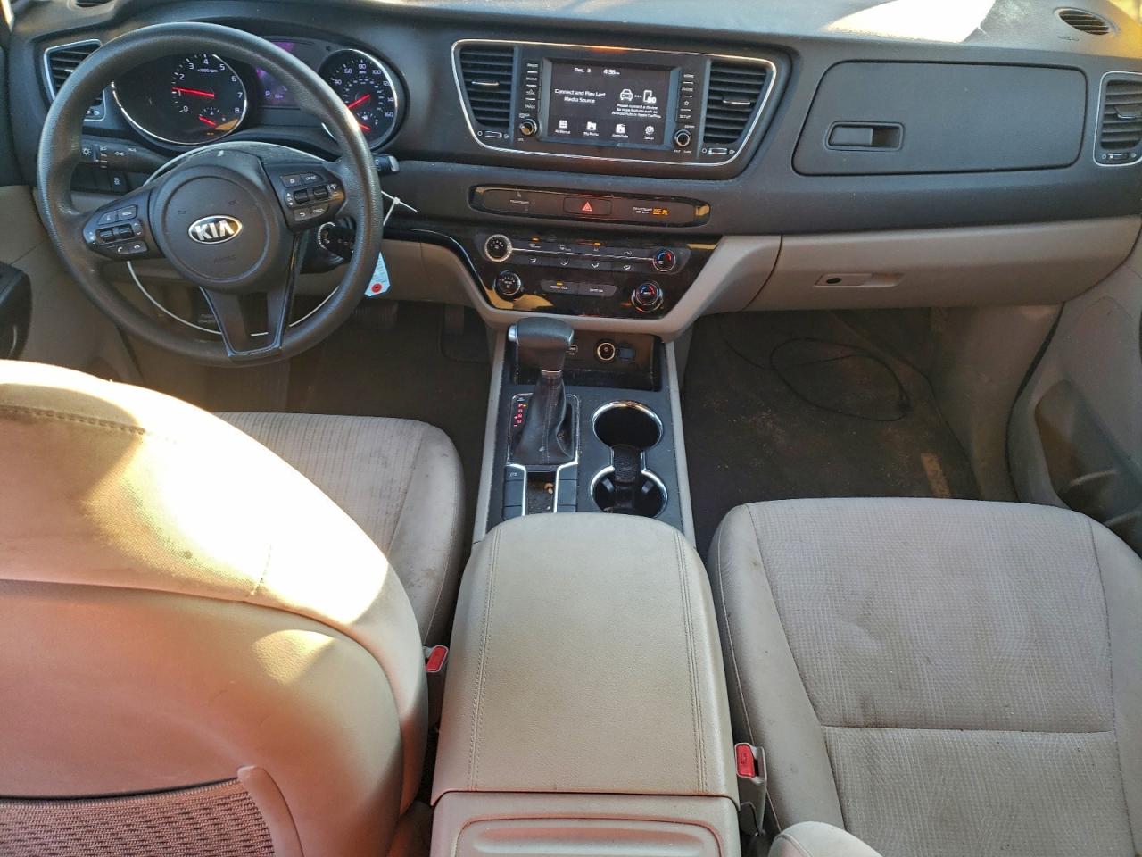 Kia Sedona L Image 10