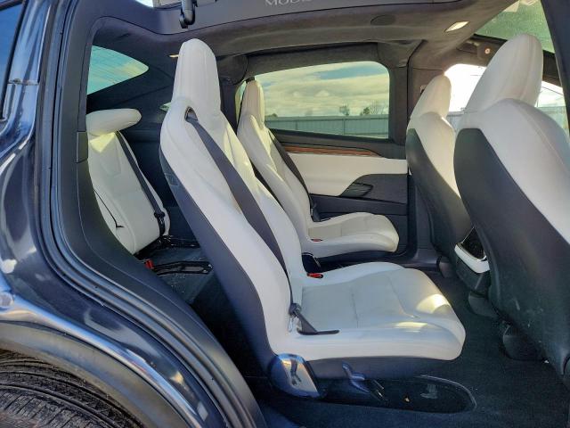 Tesla Model X Image 2