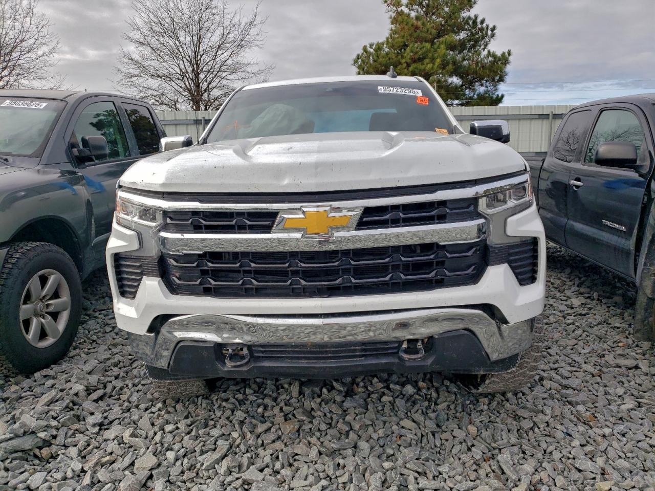 Chevrolet Silverado K1500 Lt Image 2