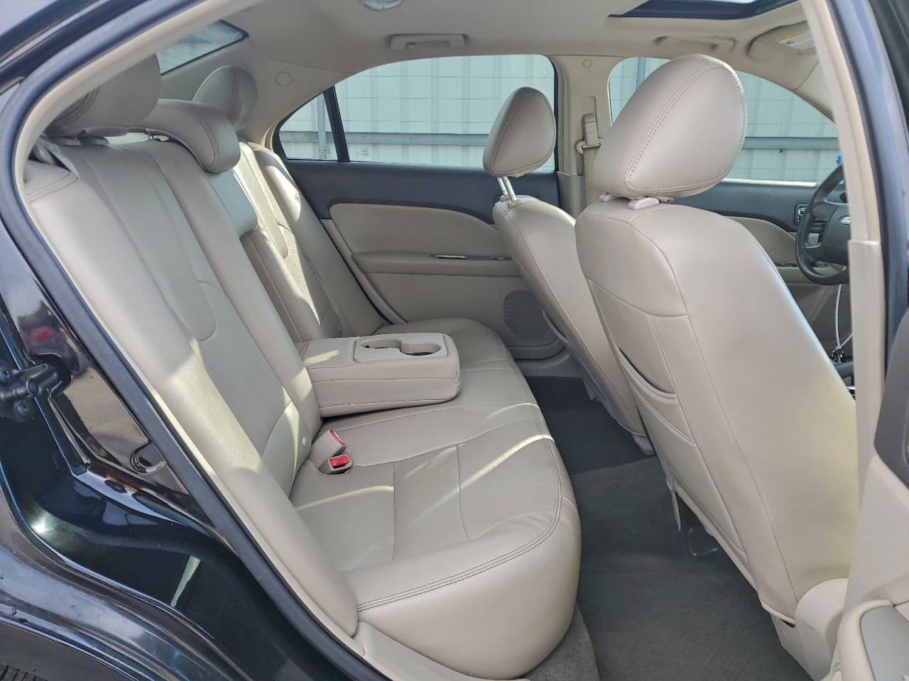 Ford Fusion Sel Image 2