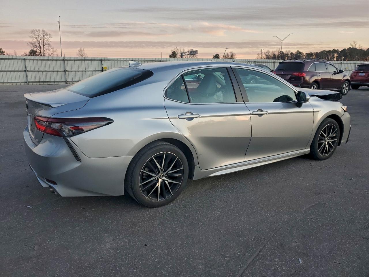 Toyota Camry Se Night Shade Image 2