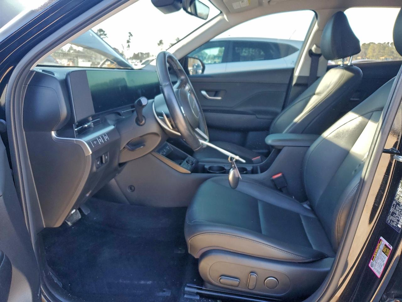 Hyundai KONA Limited Image 8