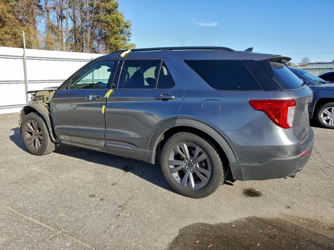 Ford Explorer Xlt Image 3