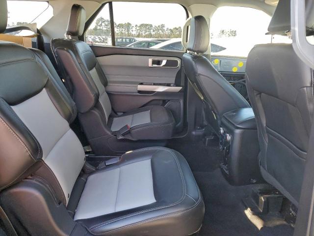 Ford Explorer Xlt Image 11