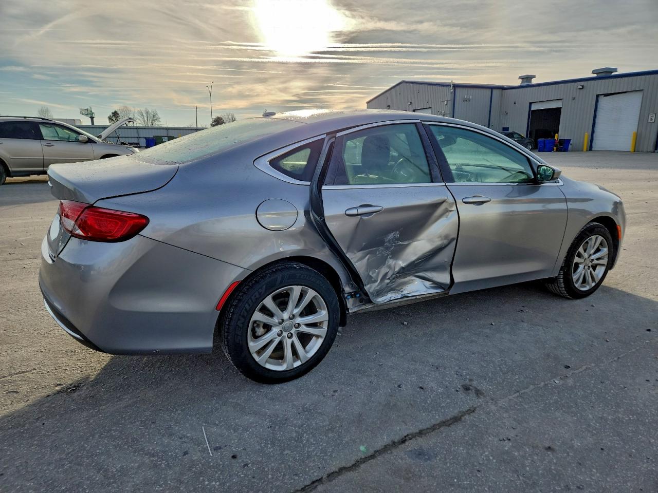 Chrysler 200 Limited Image 11