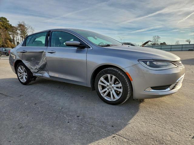 Chrysler 200 Limited Image 4