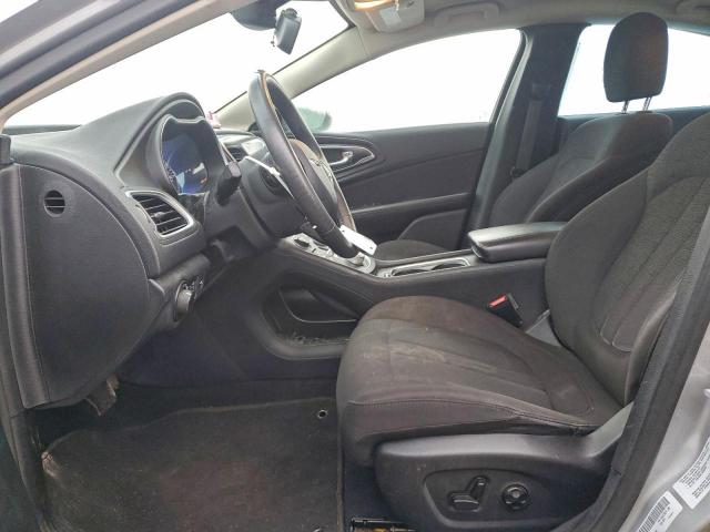 Chrysler 200 Limited Image 2