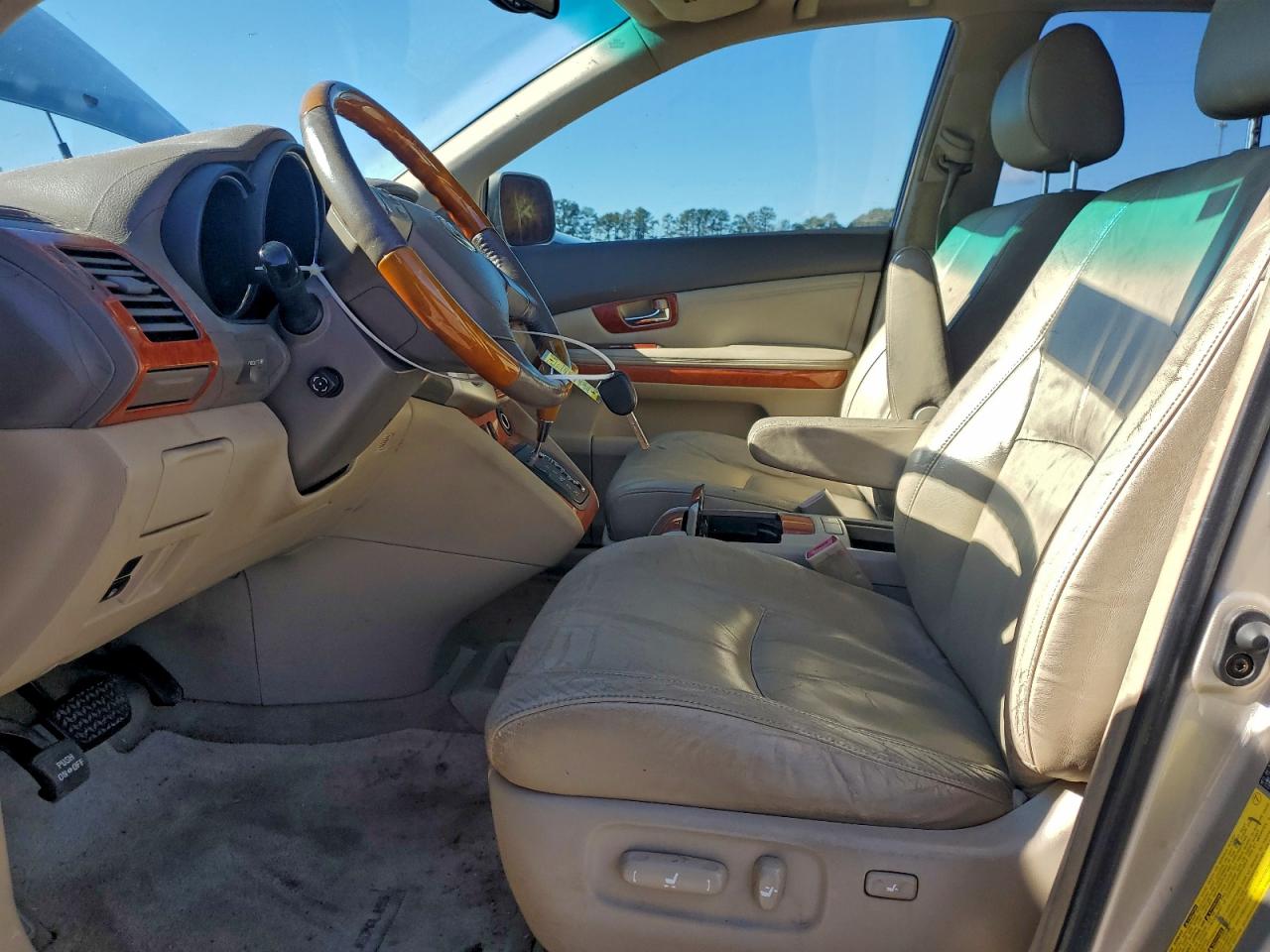 Lexus RX 330 Image 7