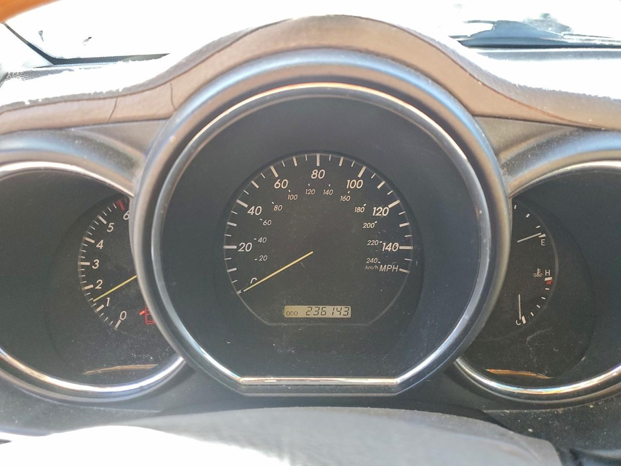 Lexus RX 330 Image 9