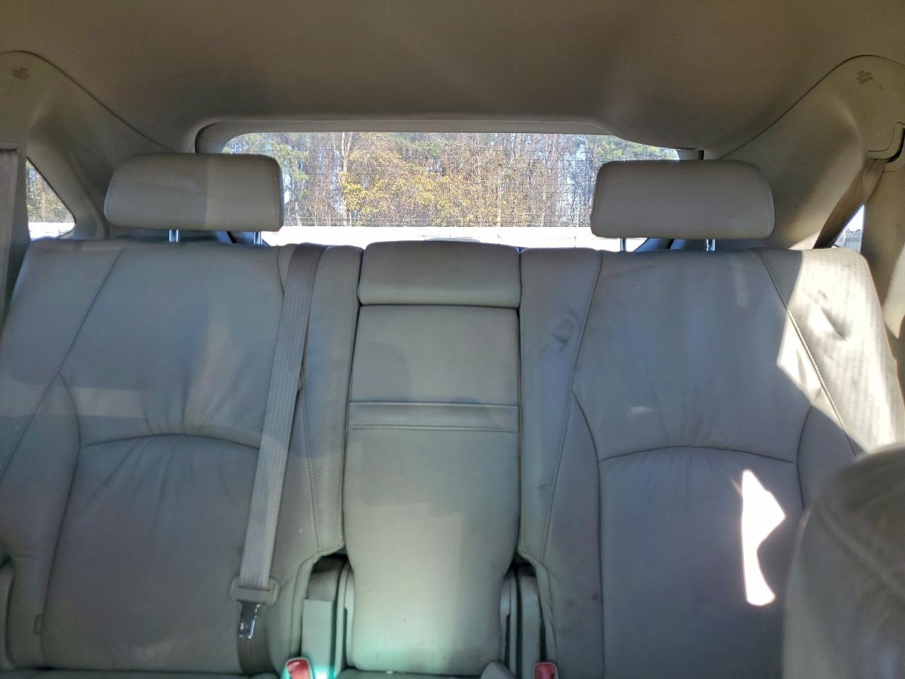 Lexus RX 330 Image 10