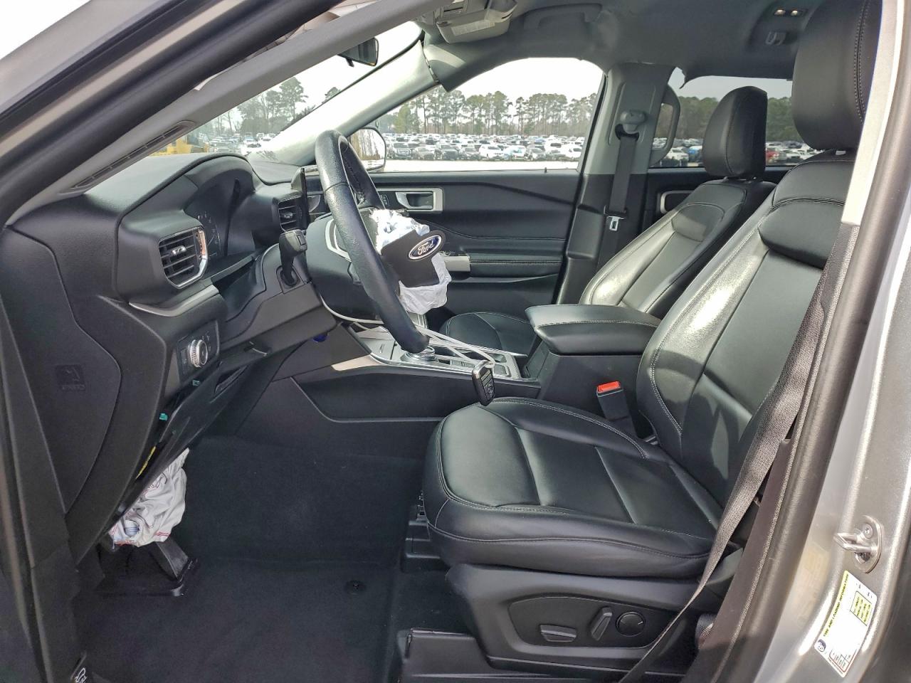 Ford Explorer Xlt Image 6