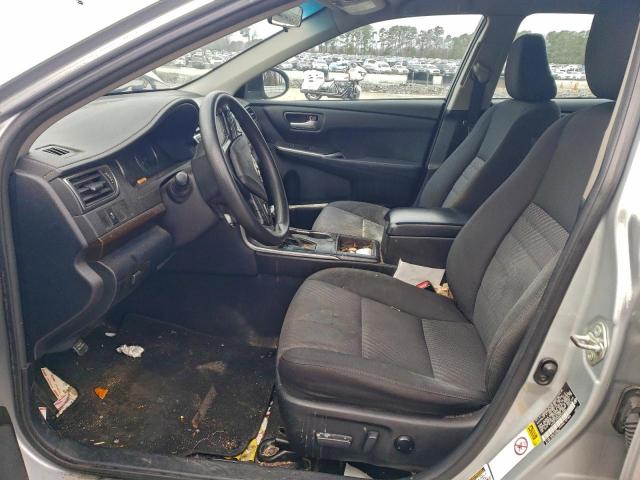 Toyota Camry Le Image 10