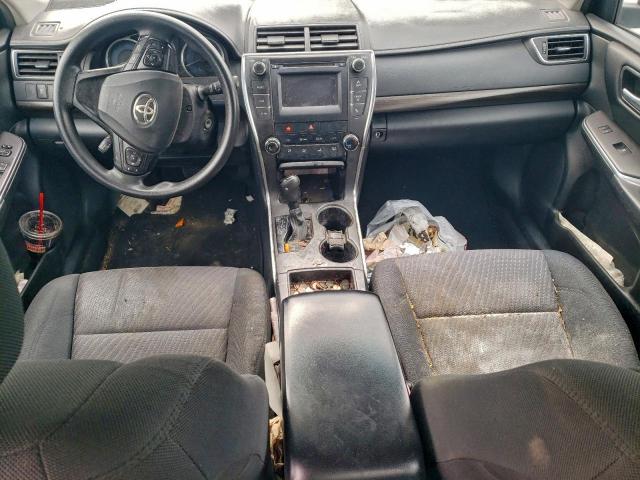 Toyota Camry Le Image 7