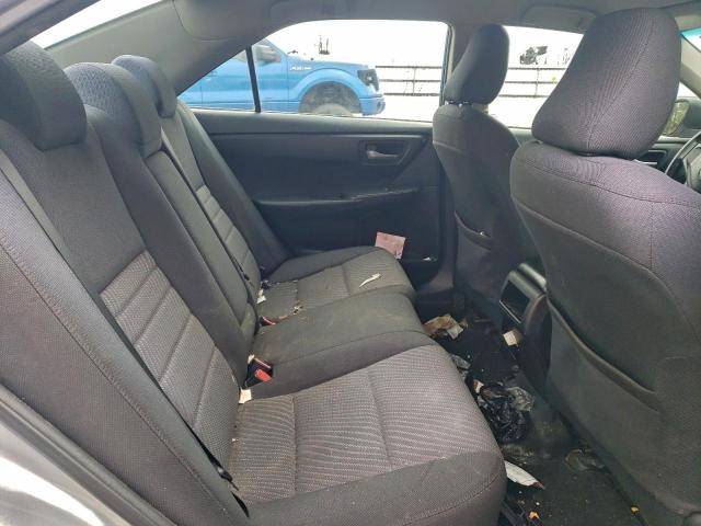 Toyota Camry Le Image 5