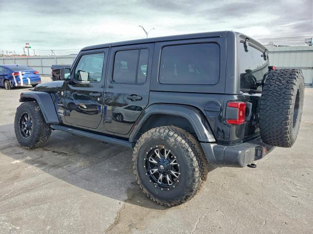 Jeep Wrangler Sahara Image 4