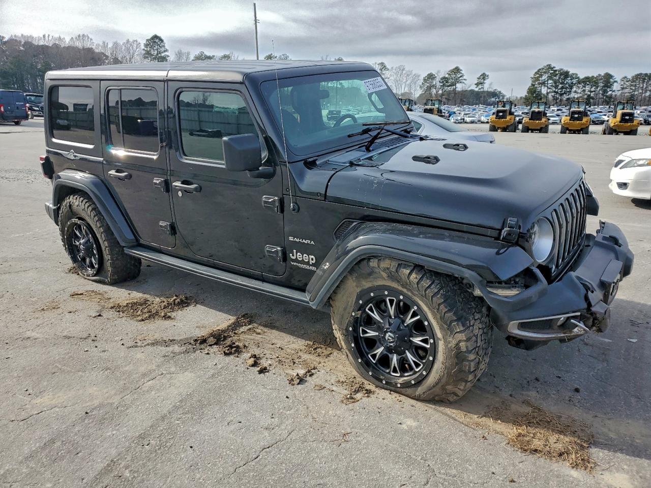 Jeep Wrangler Sahara Image 3