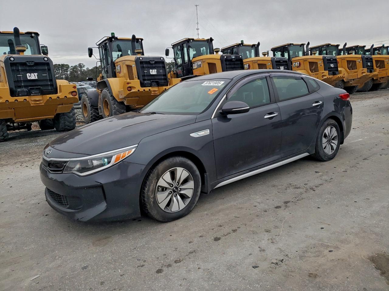 Kia Optima Hybrid Image 1
