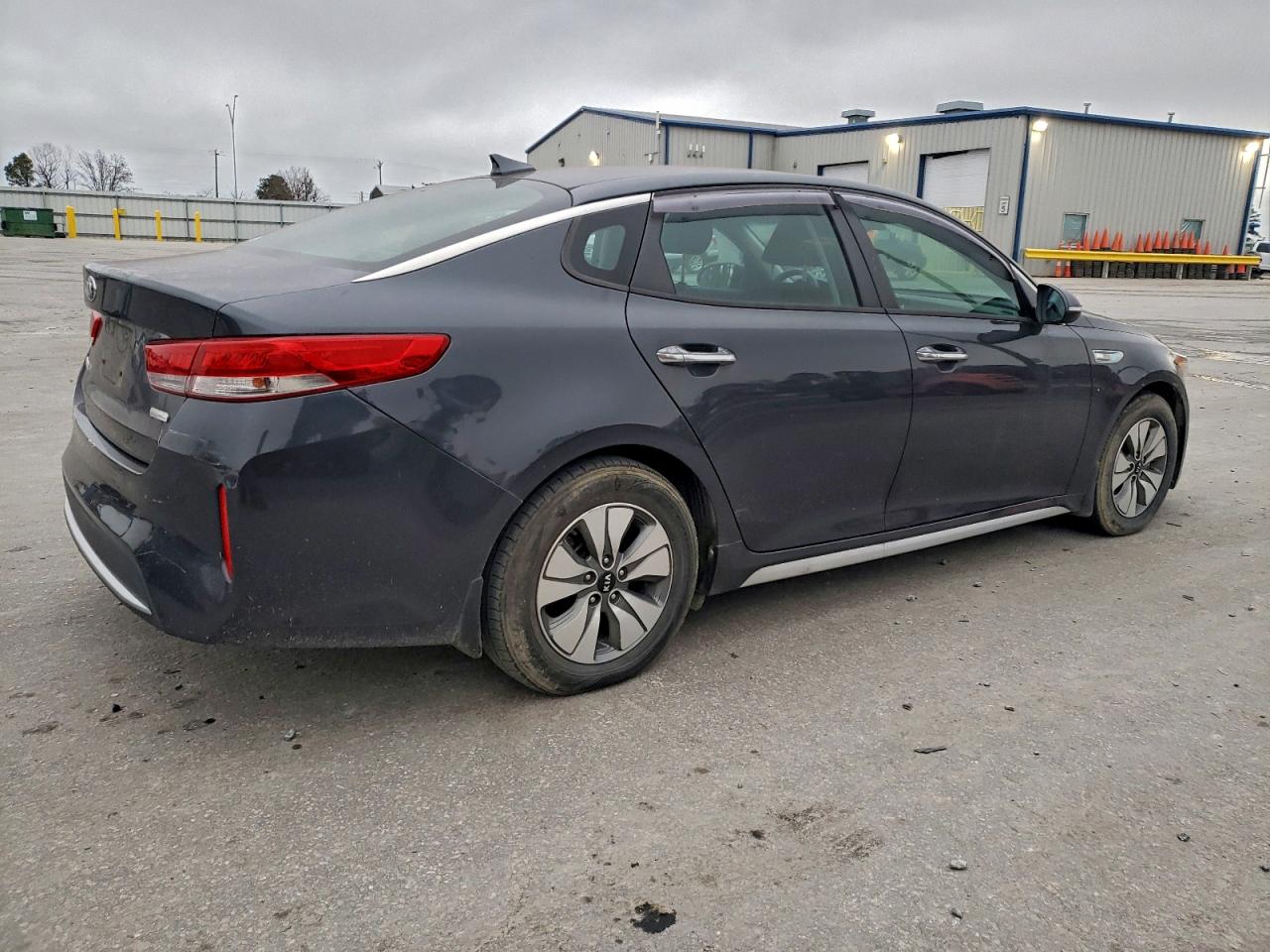 Kia Optima Hybrid Image 3