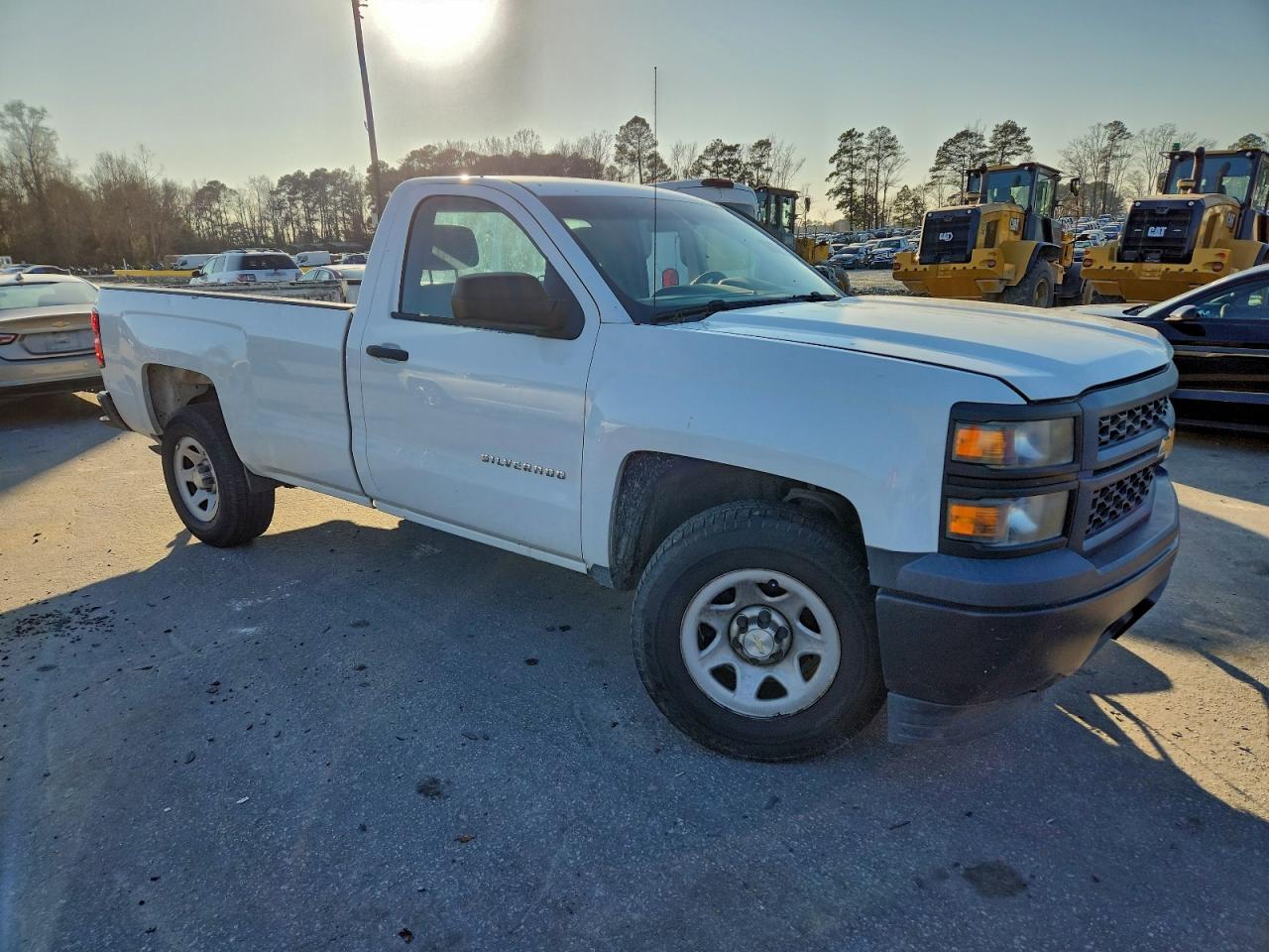 Chevrolet Silverado C1500 Image 3
