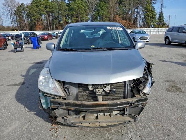 Nissan Versa S Image 11