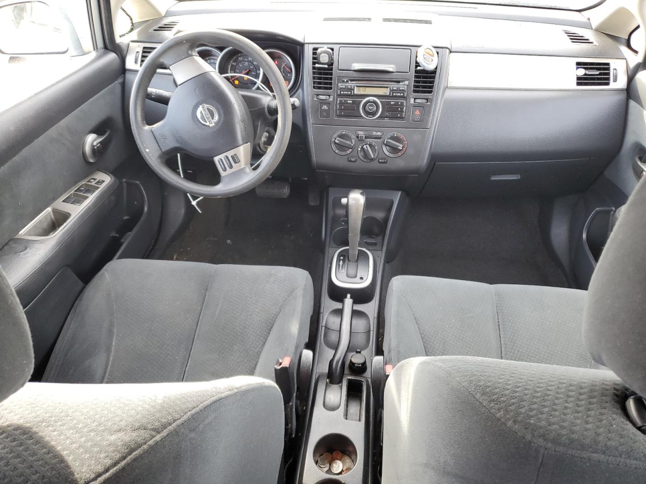 Nissan Versa S Image 7