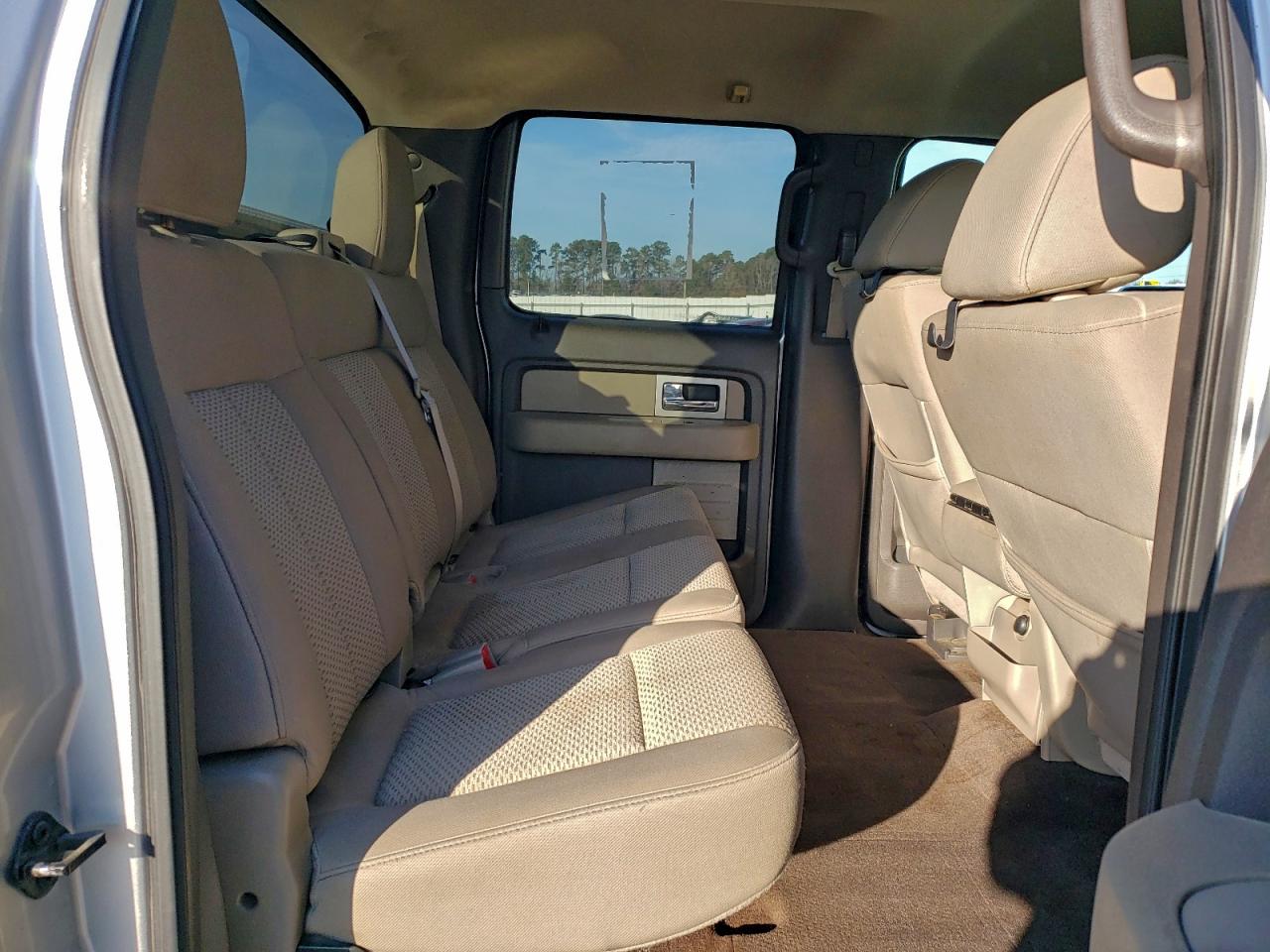 Ford F-150 Supercrew Image 5