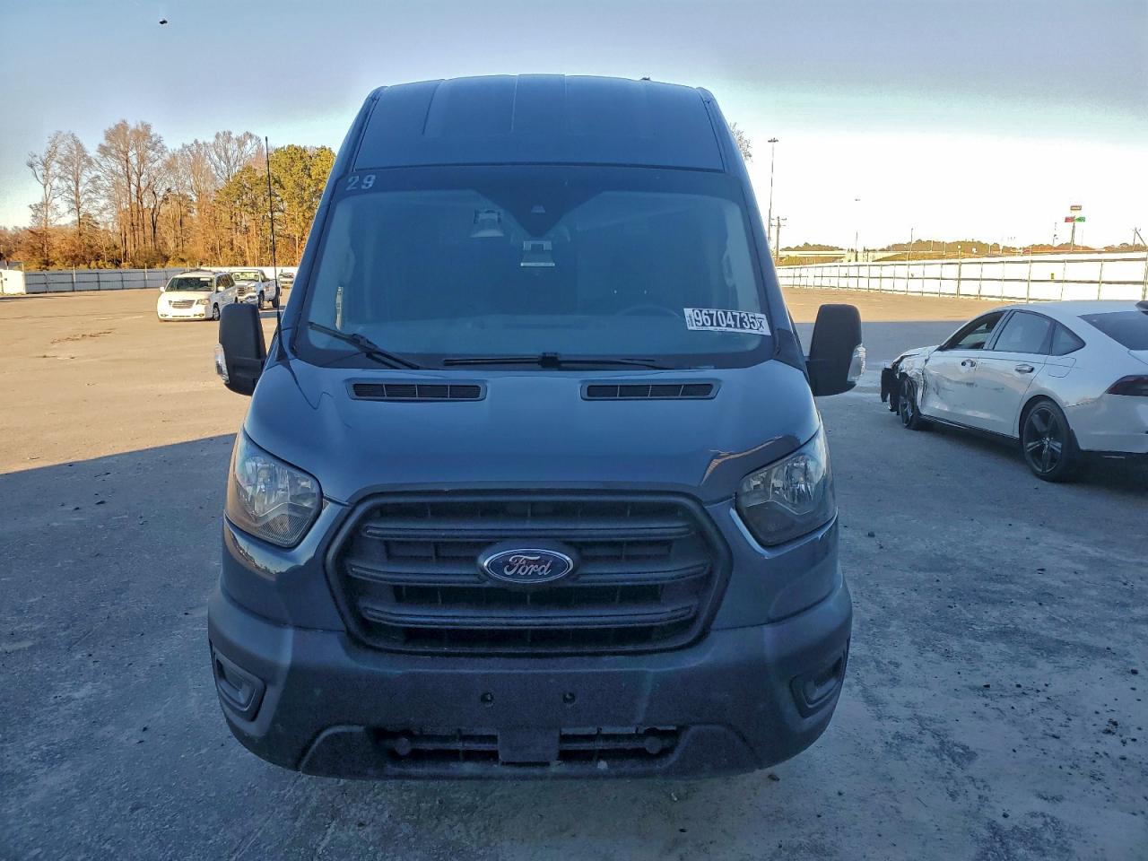 Ford Transit T-250 Image 4