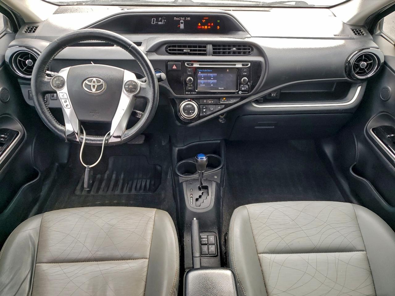 Toyota Prius Image 13