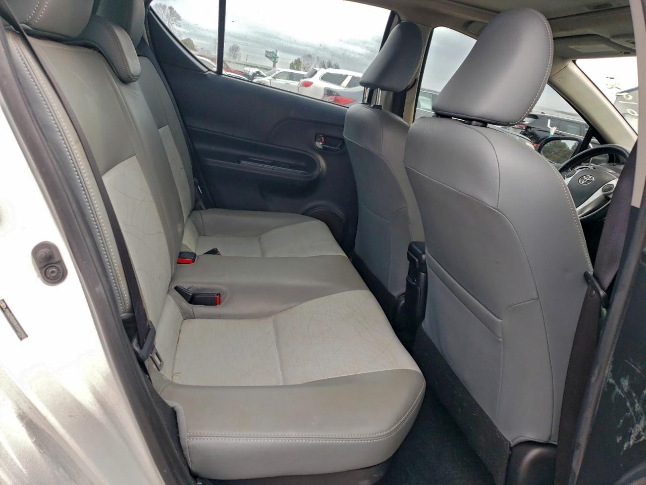 Toyota Prius Image 6