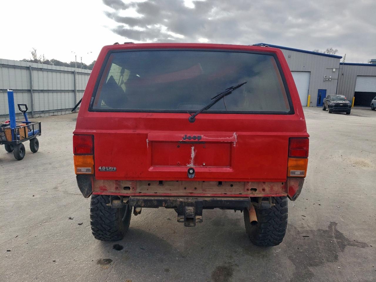 Jeep Grand Cherokee Sport Image 4