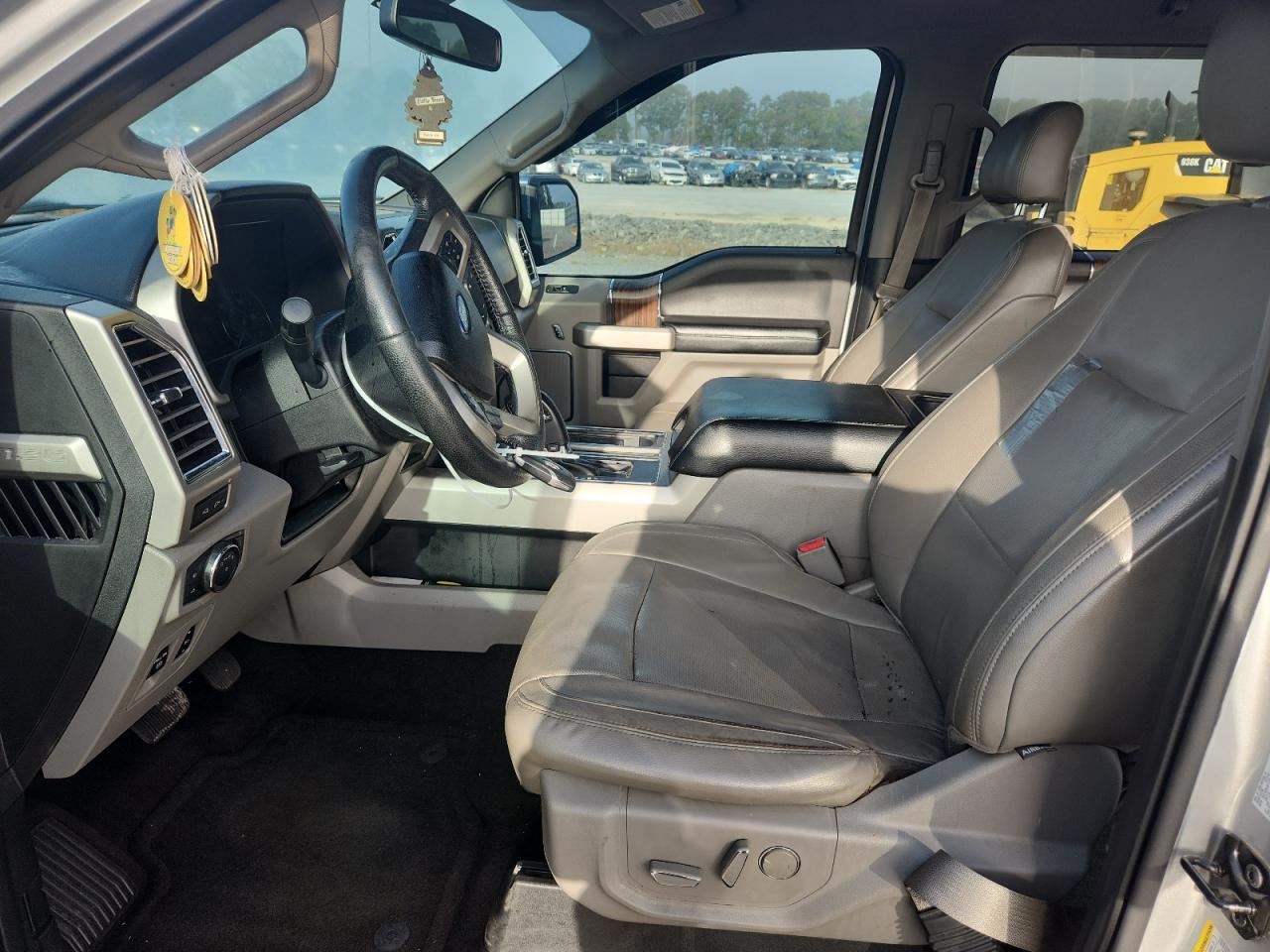 Ford F-150 Supercrew Image 6