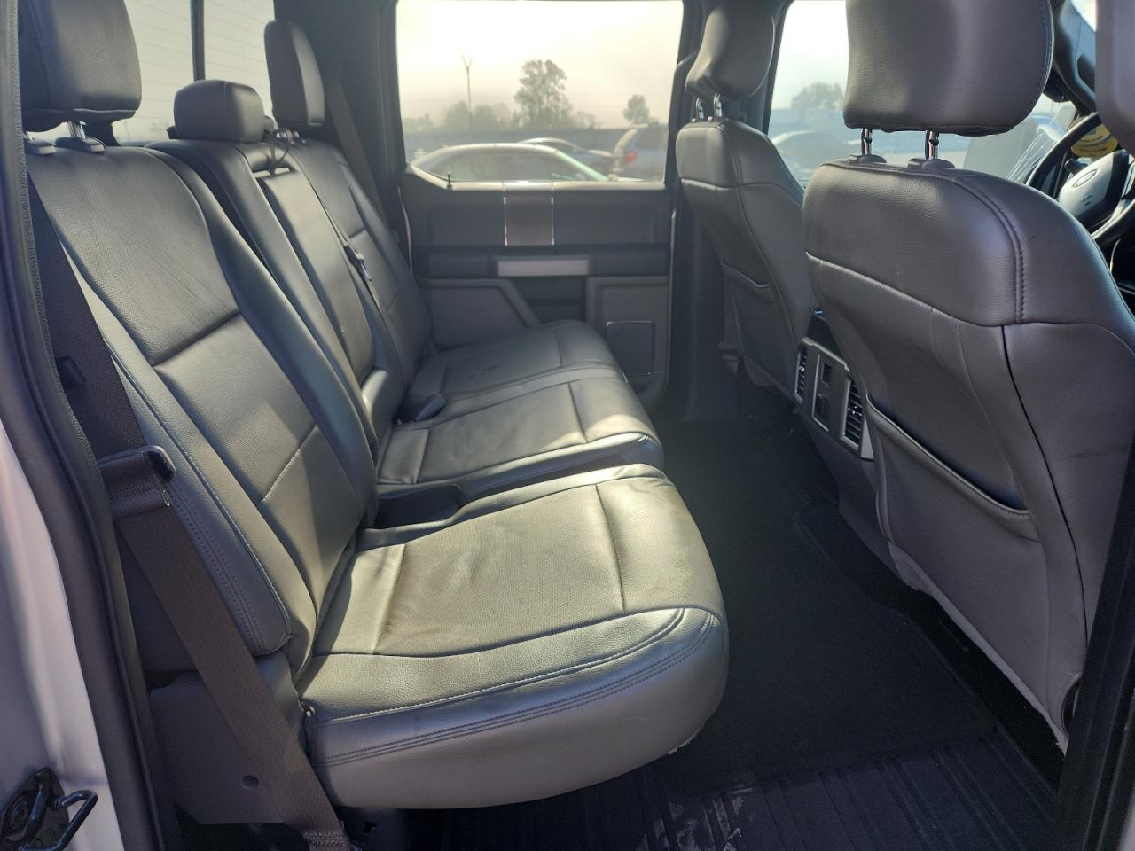 Ford F-150 Supercrew Image 5